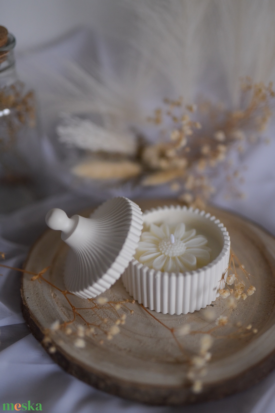 Elegance Daisy szójaviasz illatgyertya Természet ihlette finomság ékszerdobozba zárva - otthon & életmód - gyertya, illat, aroma - gyertya - Meska.hu Elegance Daisy szójaviasz illatgyertya Természet ihlette finomság ékszerdobozba zárva - otthon & életmód - gyertya, illat, aroma - gyertya - Meska.hu