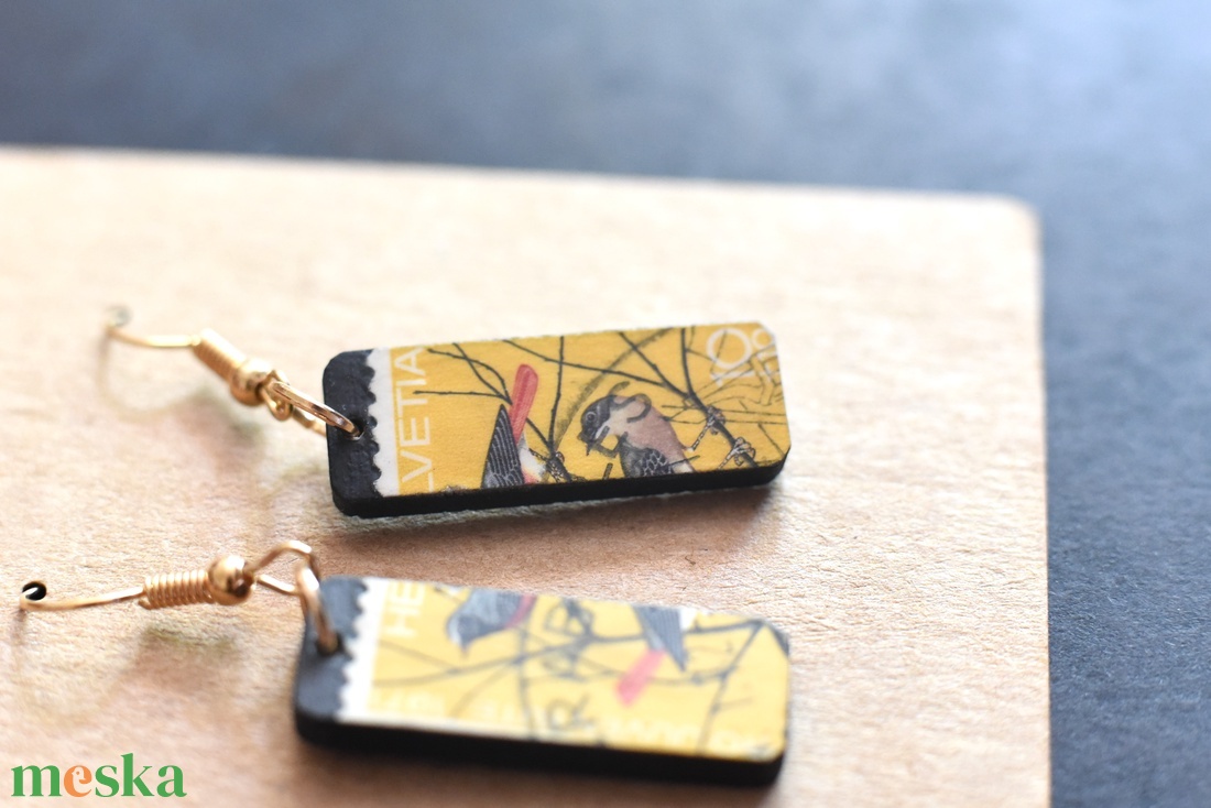 Sárga madár bélyeg fülbevaló - ékszer - fülbevaló - lógó fülbevaló - Meska.hu