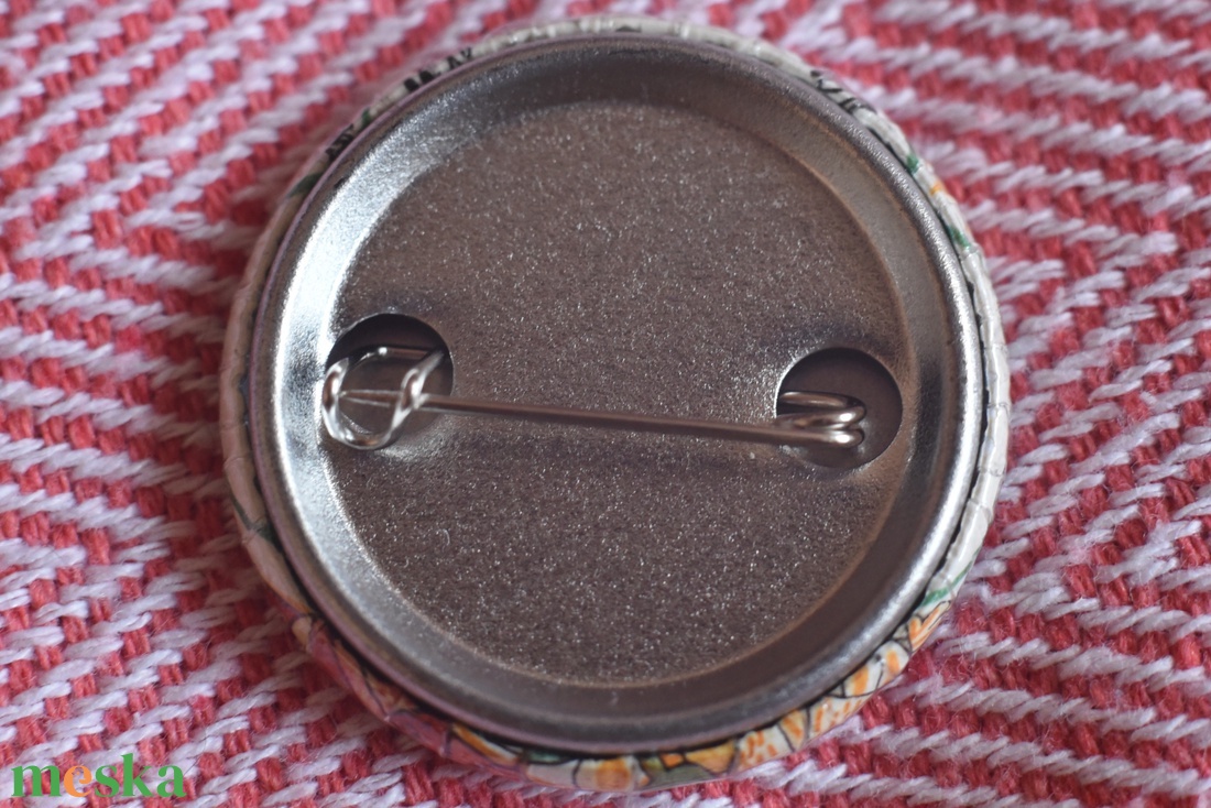 Mese bélyeg kitűző - ékszer - kitűző és bross - Meska.hu