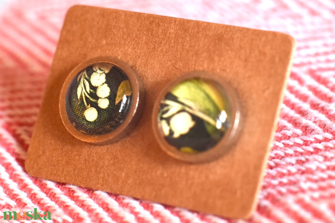 Gyöngyvirág bélyeg fülbevaló - ékszer - fülbevaló - pötty fülbevaló - Meska.hu