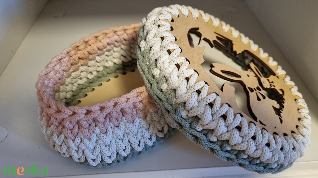 Horgolt húsvéti tároló  - ünnepi díszek, dekorációk - húsvéti díszek és dekorációk - húsvéti kosár - Meska.hu