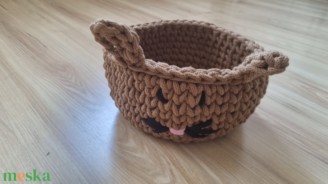 Horgolt nyuszis tároló - otthon & életmód - dekoráció - asztal és polc dekoráció - bonsai - Meska.hu