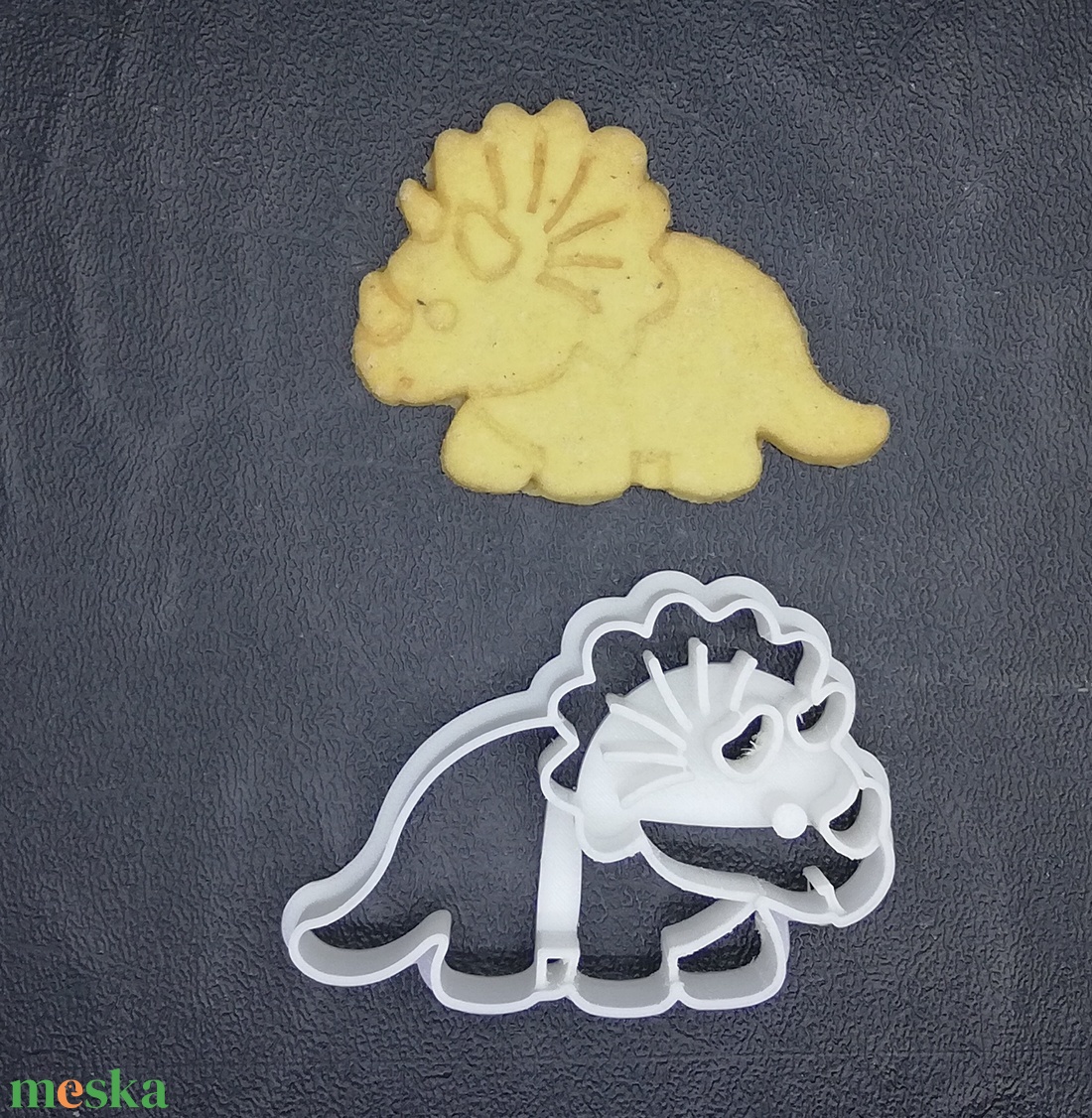 Dínó, dínós, triceratopsz keksz, süti. sütemény kiszúró forma - otthon & életmód - konyhafelszerelés, tálalás - Meska.hu