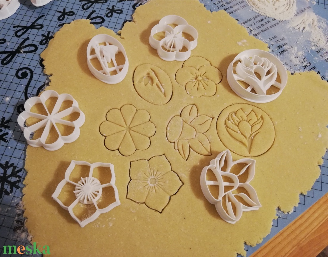 Tavaszi, virágos keksz, sütemény kiszúró forma szett - otthon & életmód - konyhafelszerelés, tálalás - sütés, főzés - sütikiszúró - Meska.hu