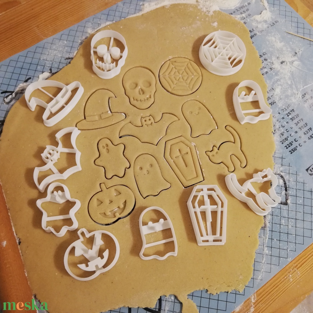 Bővített halloween-i kekszkiszúró szett - otthon & életmód - konyhafelszerelés, tálalás - sütés, főzés - sütikiszúró - Meska.hu