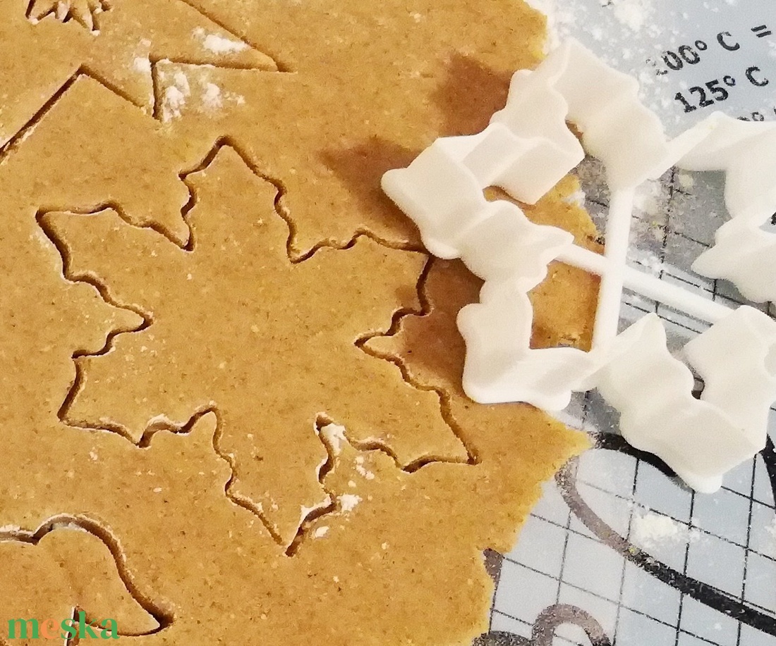 Hópihe 2. Karácsonyi mézeskalács-, keksz kiszúró forma - otthon & életmód - konyhafelszerelés, tálalás - sütés, főzés - sütikiszúró - Meska.hu