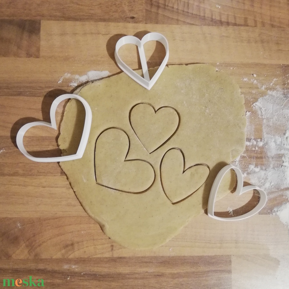 Szíves keksz-, mézeskalács kiszúró - otthon & életmód - konyhafelszerelés, tálalás - sütés, főzés - sütikiszúró - Meska.hu