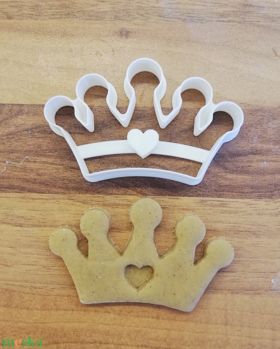 Díszes korona keksz-, mézeskalács-, süti kiszúró forma  - otthon & életmód - konyhafelszerelés, tálalás - sütés, főzés - sütikiszúró - Meska.hu
