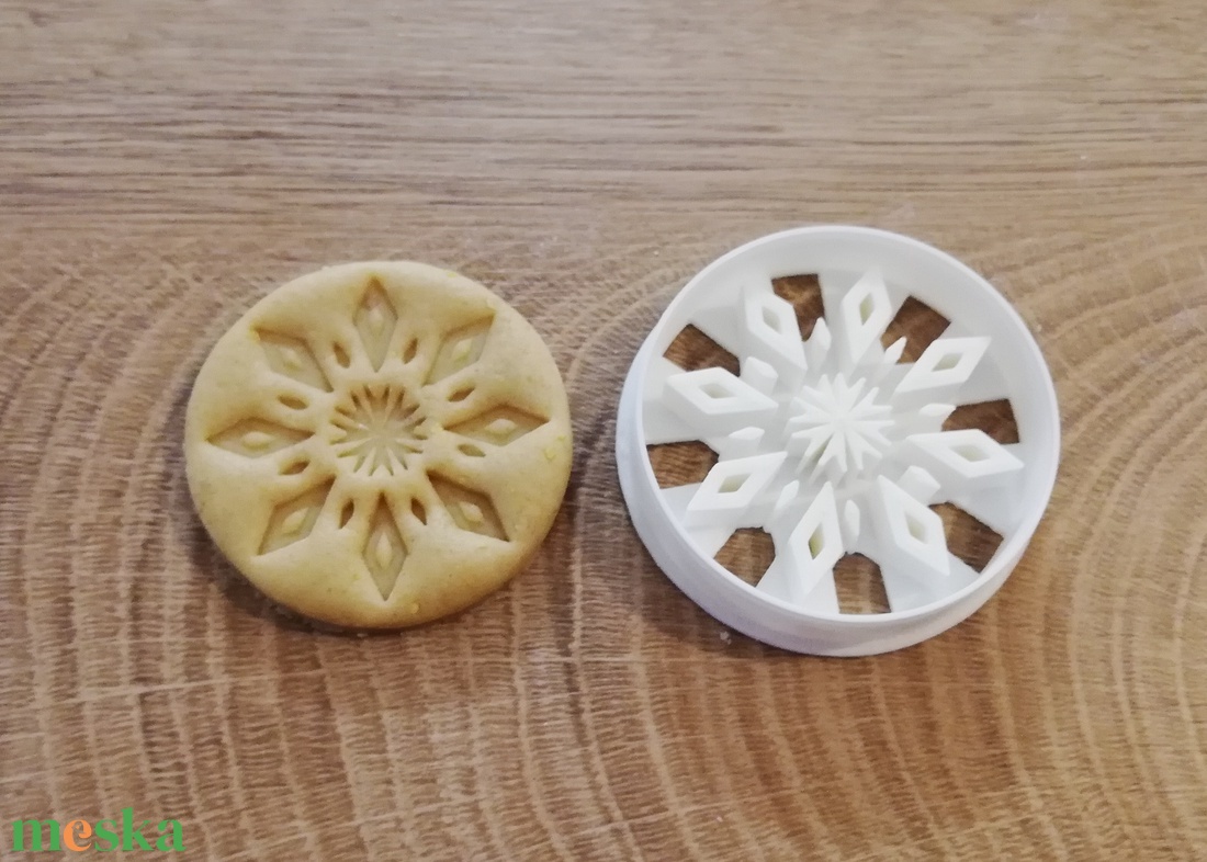 Hópihe 6.  Karácsonyi keksz, sütemény, mézeskalács kiszúró forma - otthon & életmód - konyhafelszerelés, tálalás - sütés, főzés - sütikiszúró - Meska.hu