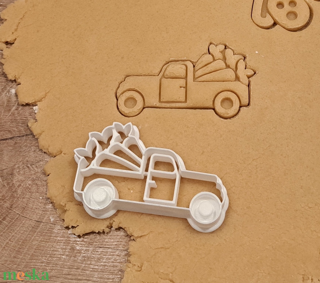 Répás autó- Húsvéti sütemény kiszúró forma - otthon & életmód - konyhafelszerelés, tálalás - sütés, főzés - sütikiszúró - Meska.hu