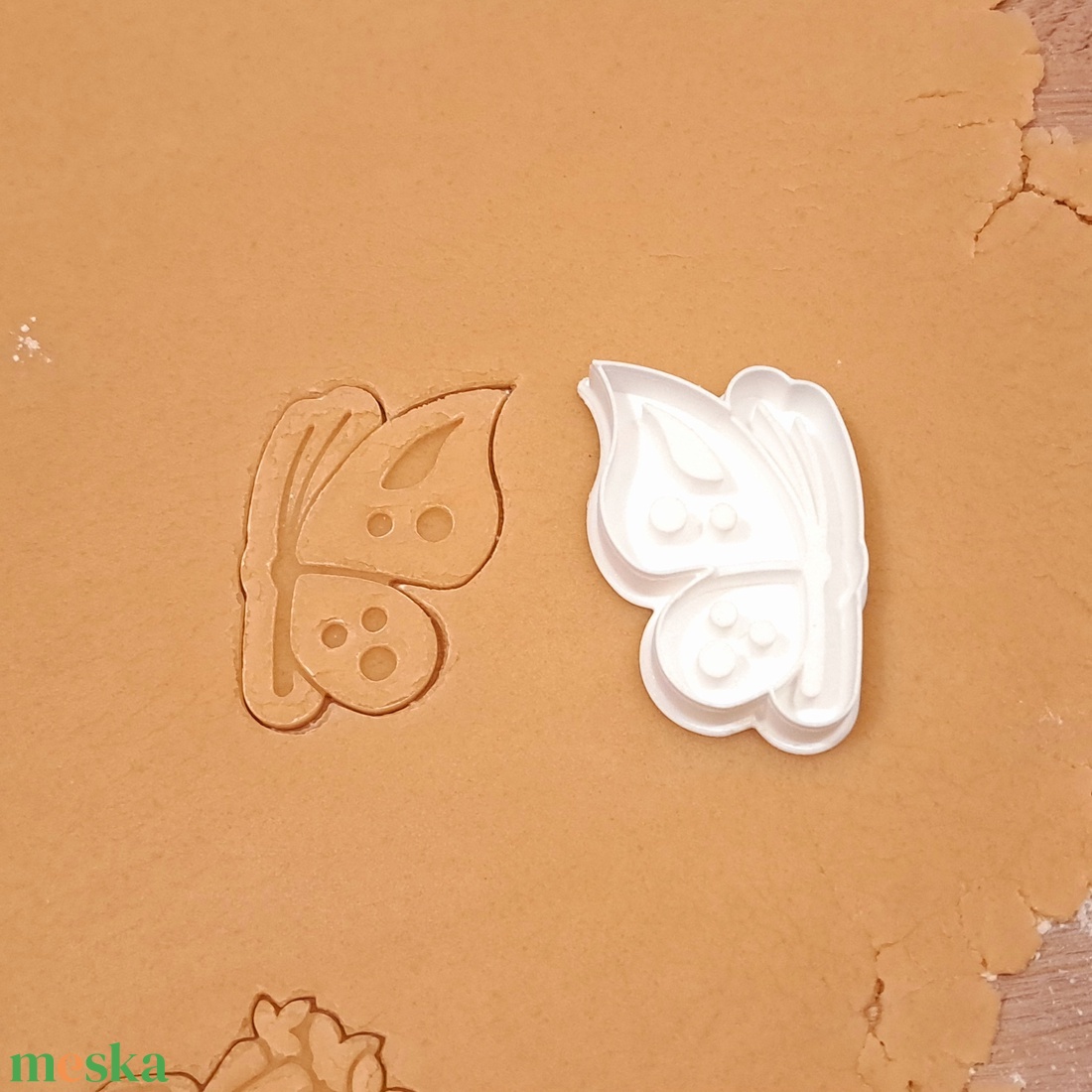 Akció Pillangó oldalról- Húsvéti sütemény kiszúró forma  - otthon & életmód - konyhafelszerelés, tálalás - sütés, főzés - sütikiszúró - Meska.hu