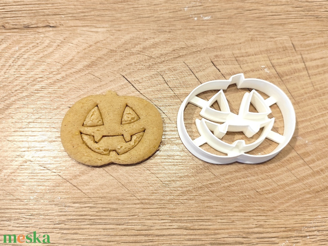 Halloween-i tök keksz-, linzerkiszúró szett - otthon & életmód - dekoráció - halloween - halloweeni sütikiszúrók - Meska.hu Halloween-i tök keksz-, linzerkiszúró szett - otthon & életmód - dekoráció - halloween - halloweeni sütikiszúrók - Meska.hu