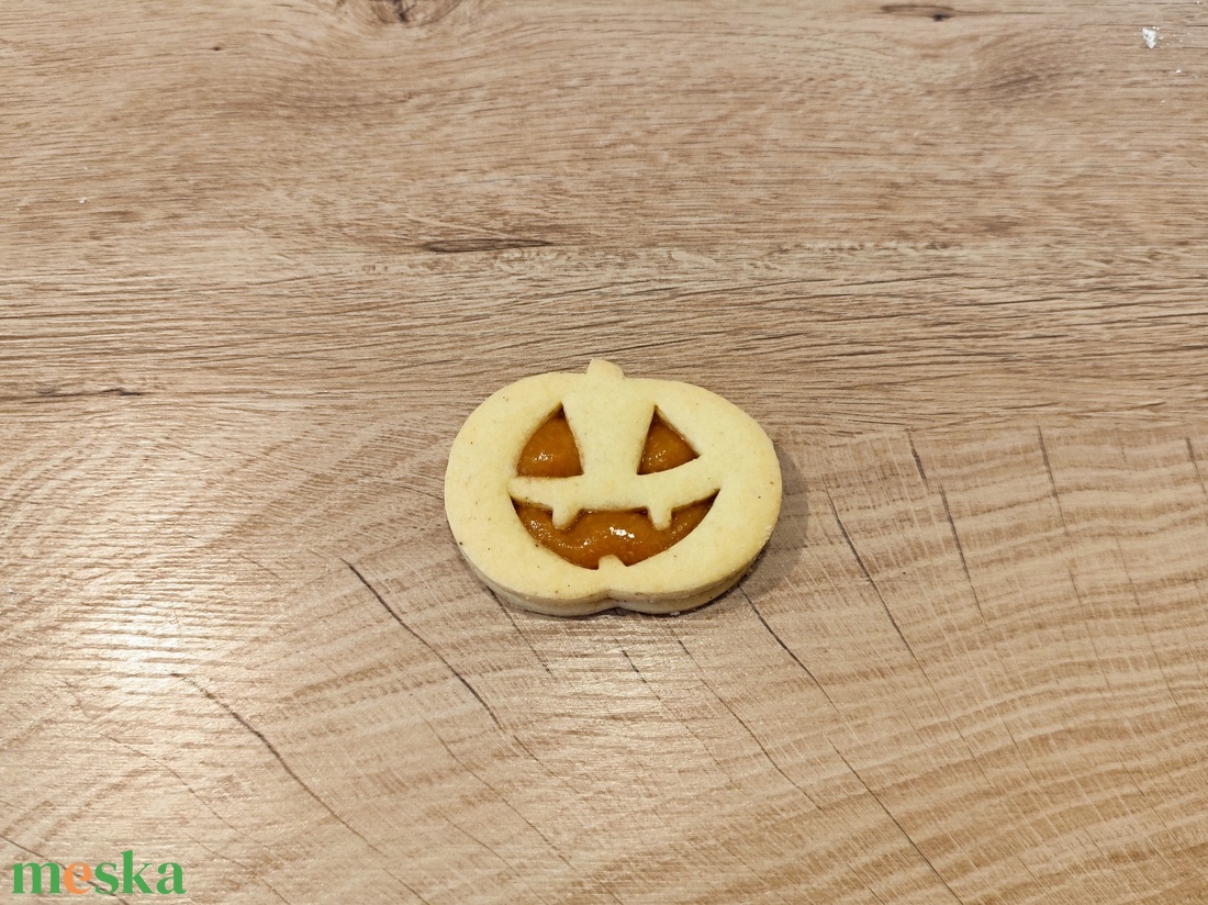 Halloween-i tök keksz-, linzerkiszúró szett - otthon & életmód - dekoráció - halloween - halloweeni sütikiszúrók - Meska.hu Halloween-i tök keksz-, linzerkiszúró szett - otthon & életmód - dekoráció - halloween - halloweeni sütikiszúrók - Meska.hu