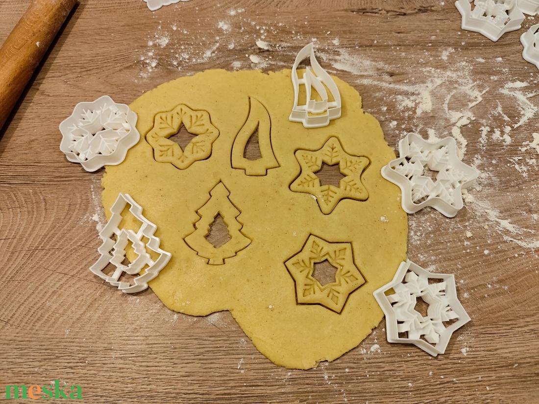 24 db-os Karácsonyi nagy linzer-, kekszkiszúró szett - otthon & életmód - konyhafelszerelés, tálalás - sütés, főzés - sütikiszúró - Meska.hu