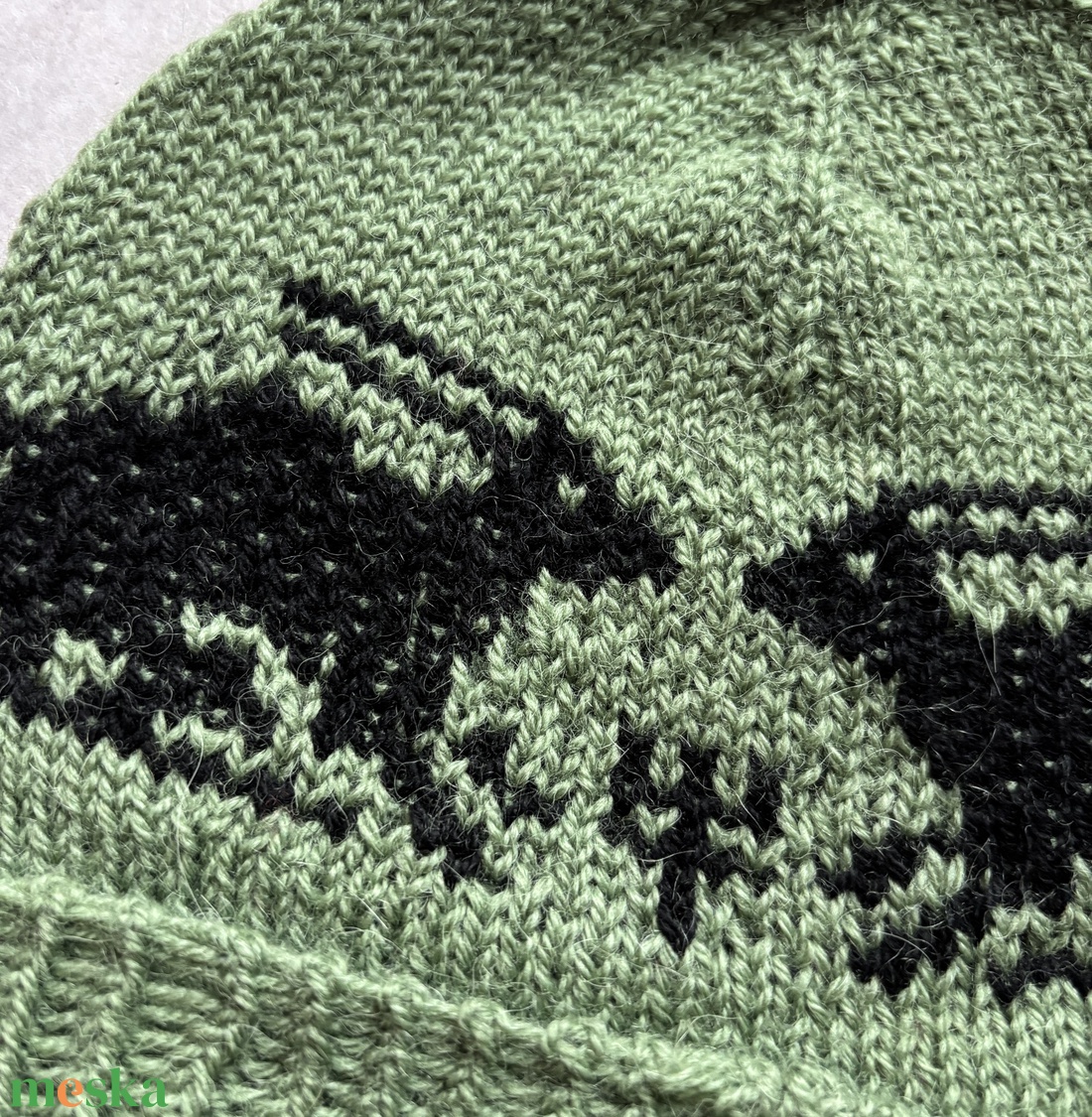 kézzel kötött zöld sapka nyulakkal - ruha & divat - sál, sapka, kendő - sapka - Meska.hu