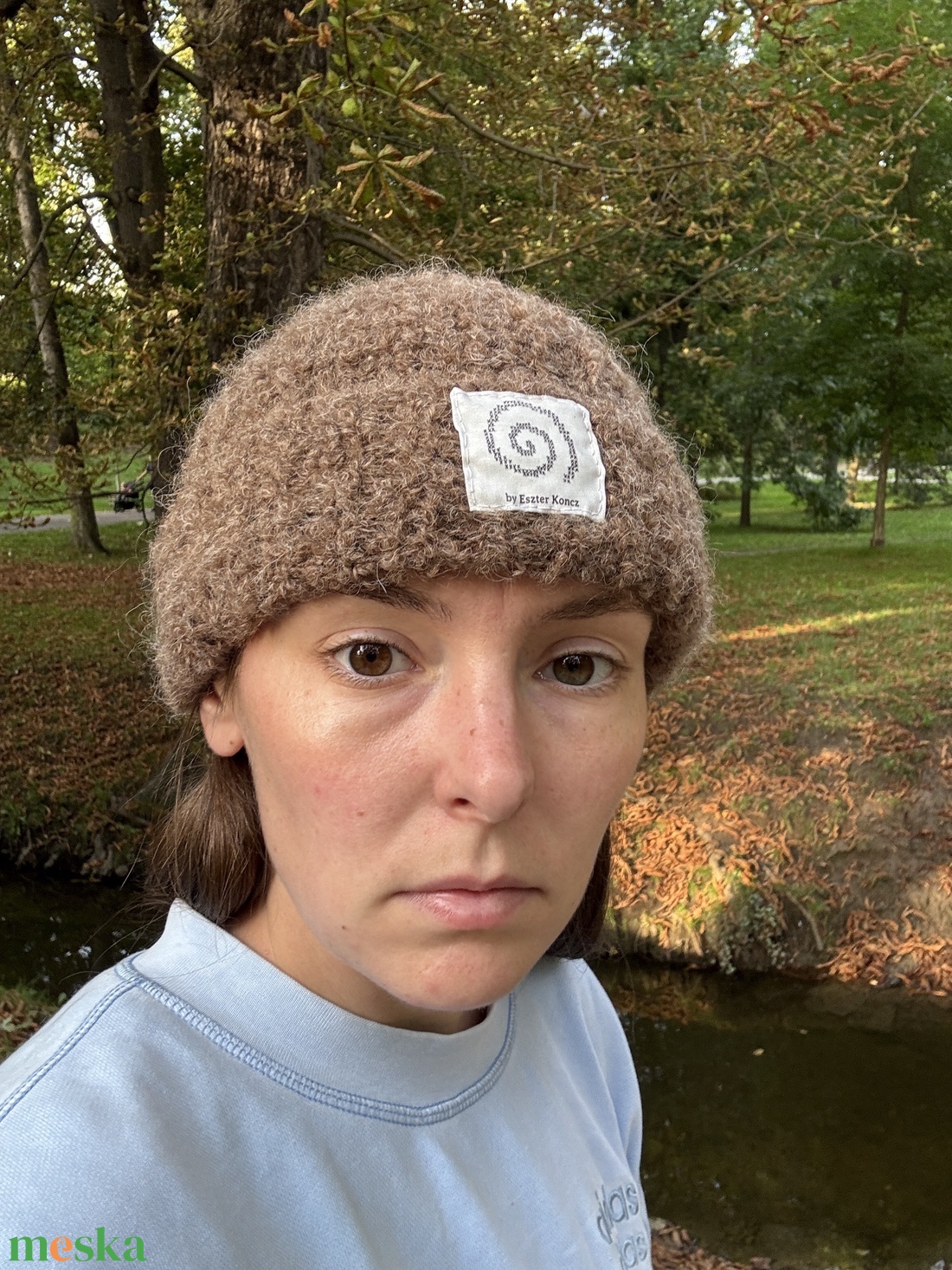 bolyhos kézzel kötött csokoládé barna sapka, alpaka fonalból - ruha & divat - sál, sapka, kendő - sapka - Meska.hu