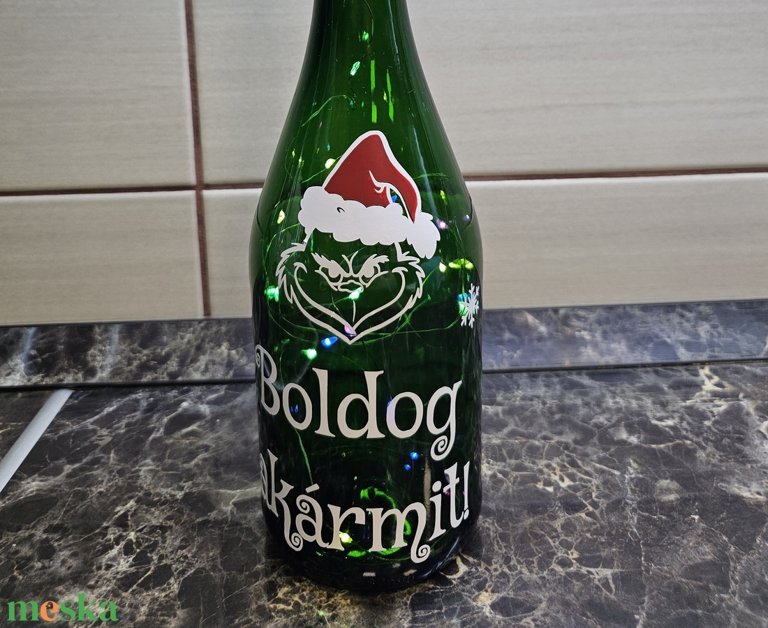 Karácsonyi Grincs vilagító pezsgős üveg - karácsony - karácsonyi lakásdekoráció - karácsonyi fénydekoráció - Meska.hu