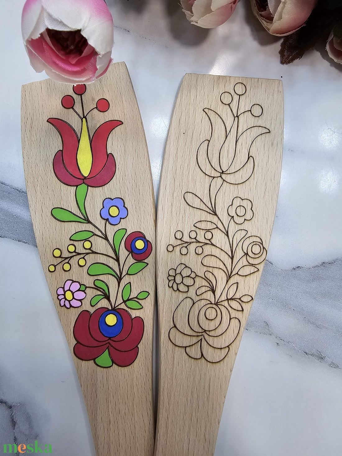 Matyó mintás gravírozott és festett fakanál - otthon & életmód - konyhafelszerelés, tálalás - sütés, főzés - fakanál & fakanáltartó - Meska.hu