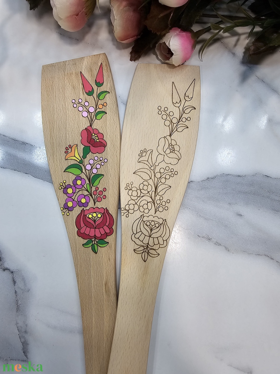 Kalocsai mintás gravírozott és festett fakanál - otthon & életmód - konyhafelszerelés, tálalás - sütés, főzés - fakanál & fakanáltartó - Meska.hu