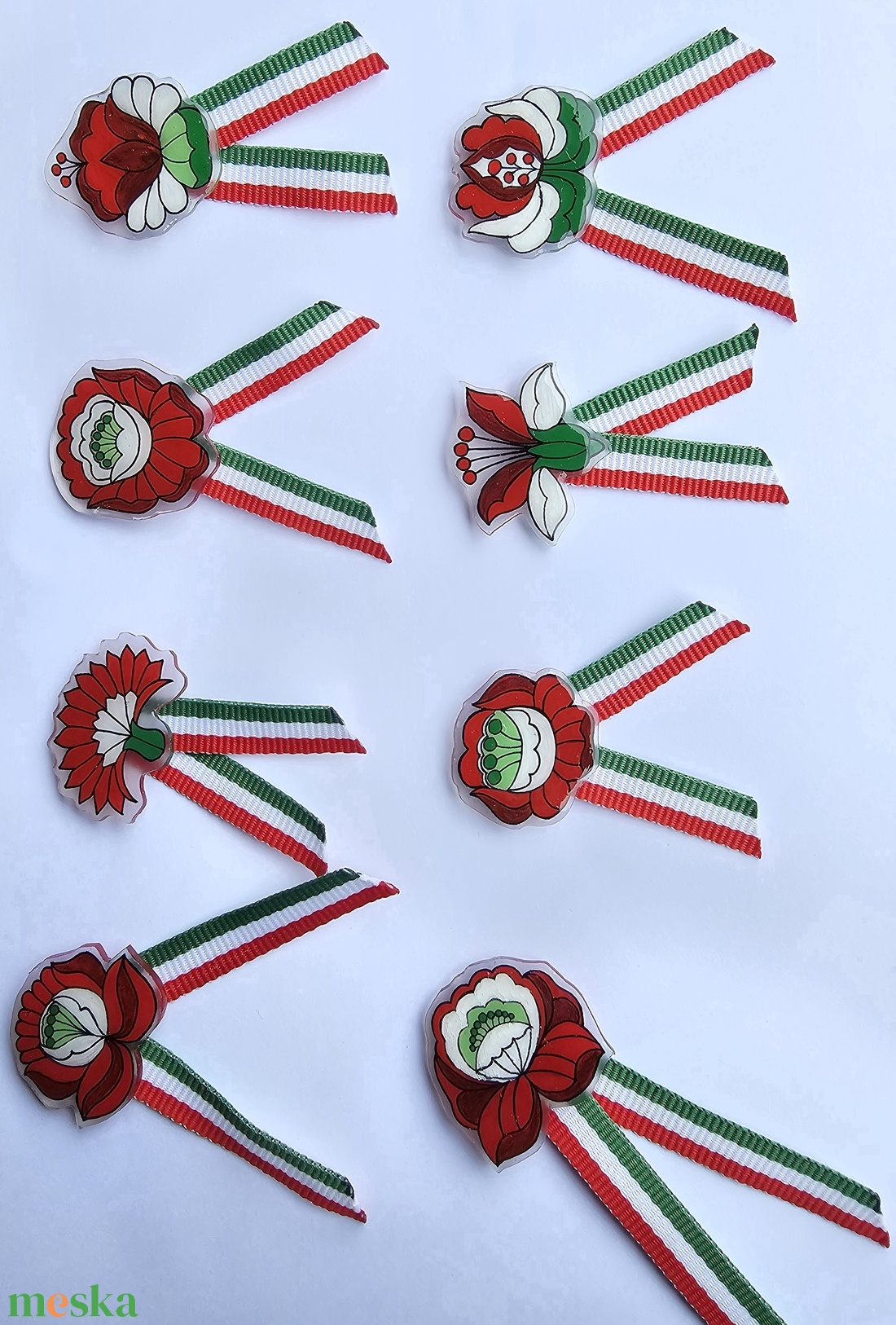 Kalocsai virágos kokárda  - ékszer - kitűző és bross - Meska.hu