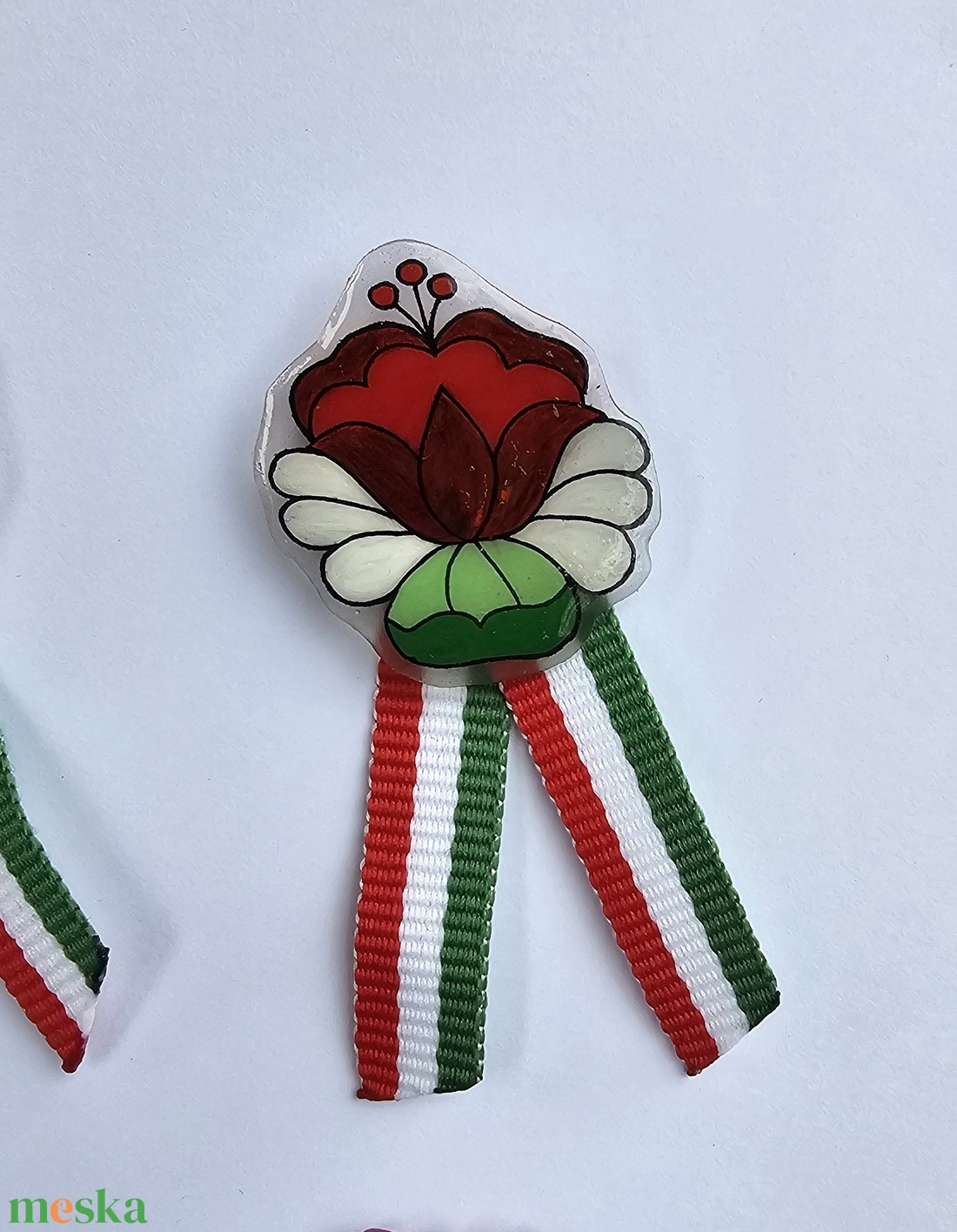 Kalocsai virágos kokárda  - ékszer - kitűző és bross - Meska.hu