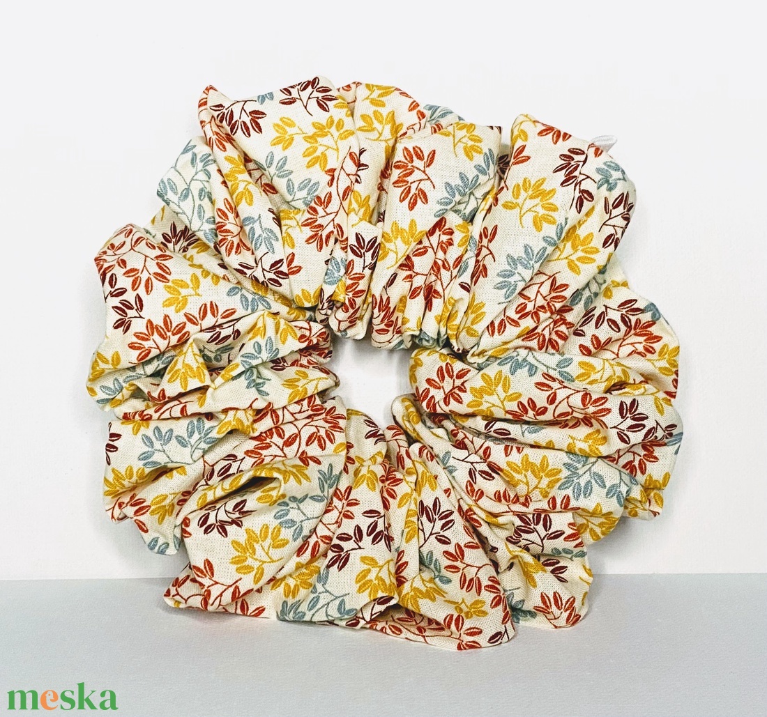 Színes apró leveles XXL scrunchie - ruha & divat - hajdísz & hajcsat - hajgumi - Meska.hu Színes apró leveles XXL scrunchie - ruha & divat - hajdísz & hajcsat - hajgumi - Meska.hu