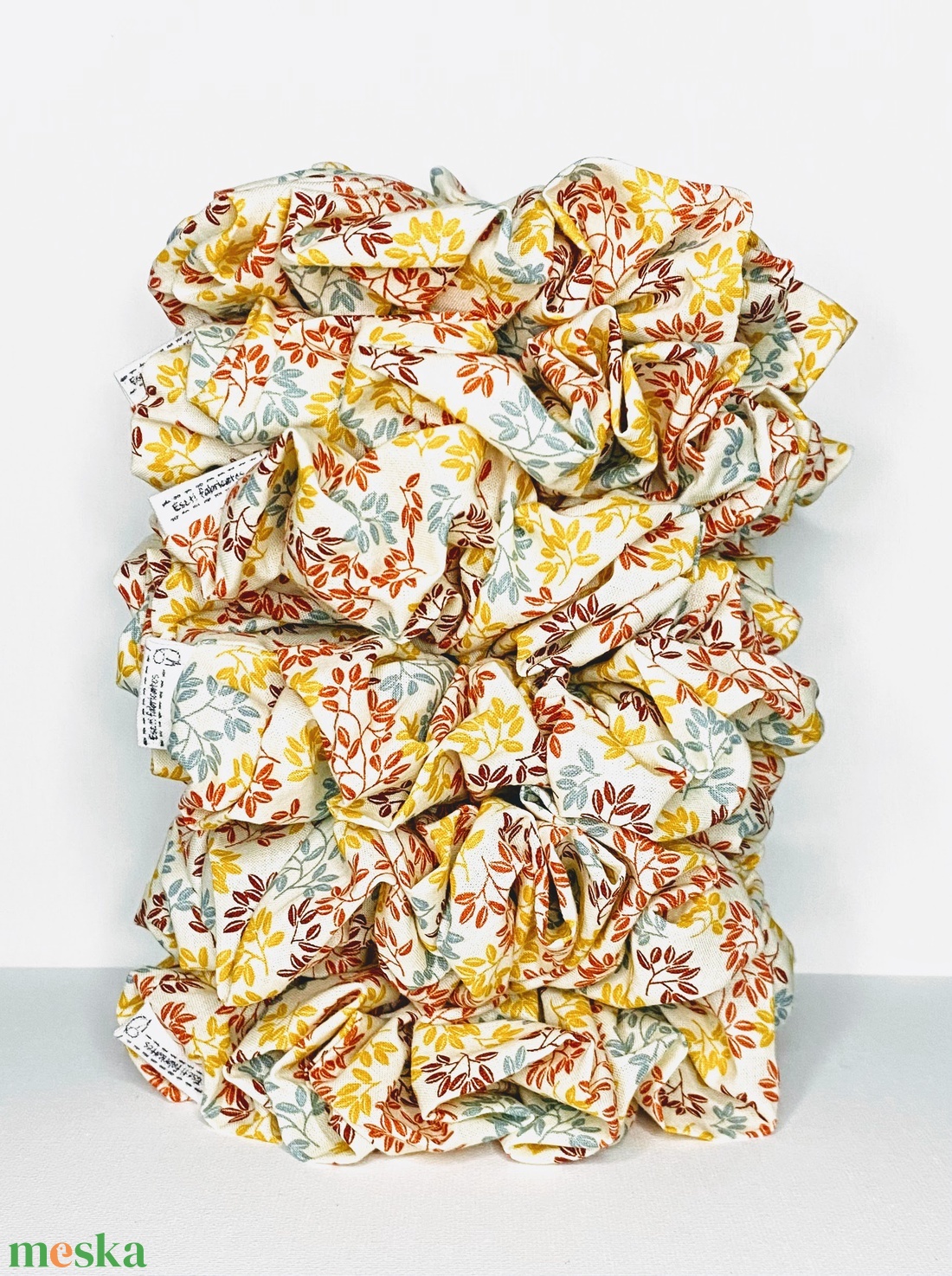Színes apró leveles XXL scrunchie - ruha & divat - hajdísz & hajcsat - hajgumi - Meska.hu Színes apró leveles XXL scrunchie - ruha & divat - hajdísz & hajcsat - hajgumi - Meska.hu