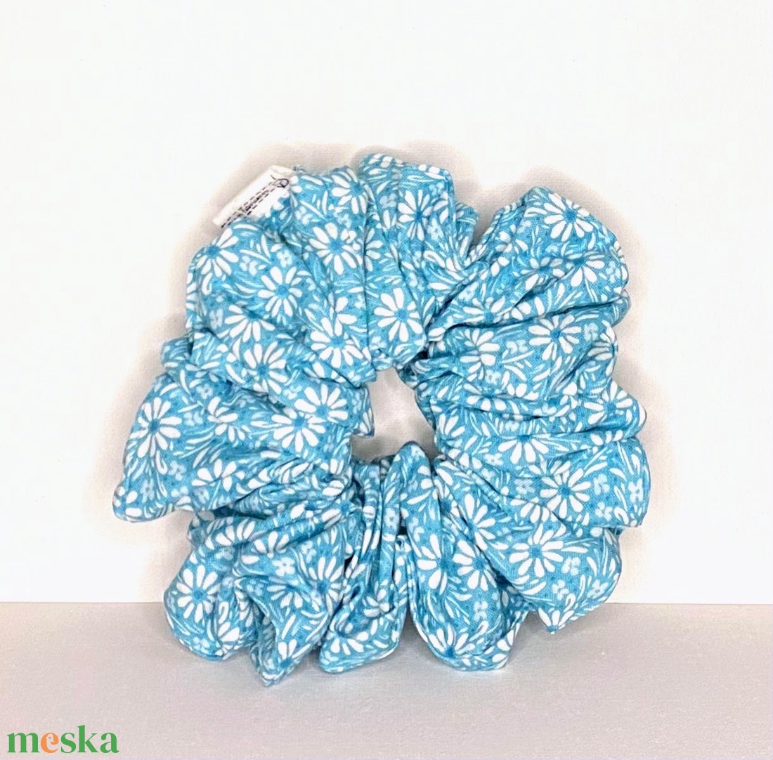 Százszorszép XXL scrunchie - ruha & divat - hajdísz & hajcsat - hajgumi - Meska.hu Százszorszép XXL scrunchie - ruha & divat - hajdísz & hajcsat - hajgumi - Meska.hu