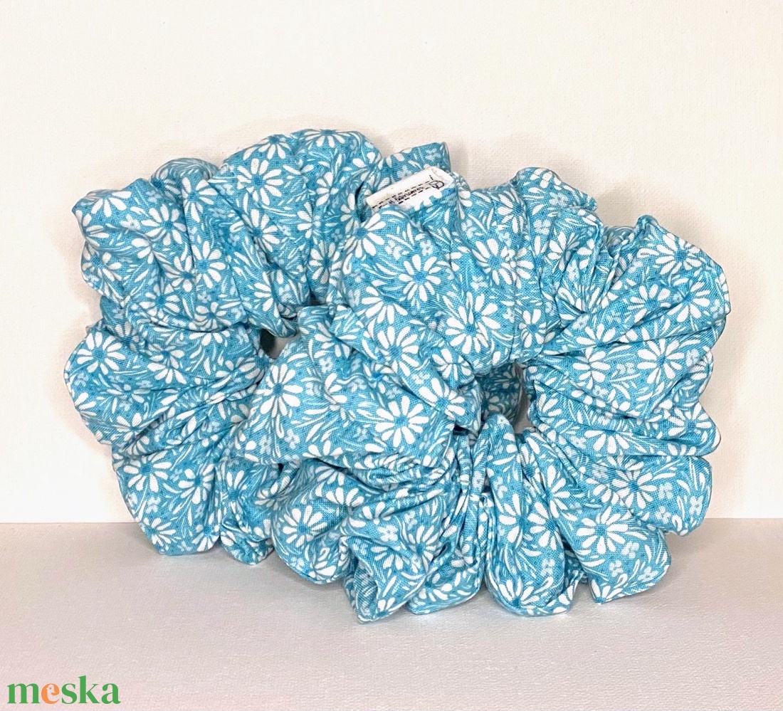 Százszorszép XXL scrunchie - ruha & divat - hajdísz & hajcsat - hajgumi - Meska.hu Százszorszép XXL scrunchie - ruha & divat - hajdísz & hajcsat - hajgumi - Meska.hu