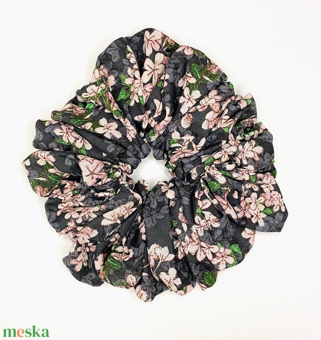 Cseresznyevirág XXL scrunchie - ruha & divat - hajdísz & hajcsat - hajgumi - Meska.hu Cseresznyevirág XXL scrunchie - ruha & divat - hajdísz & hajcsat - hajgumi - Meska.hu