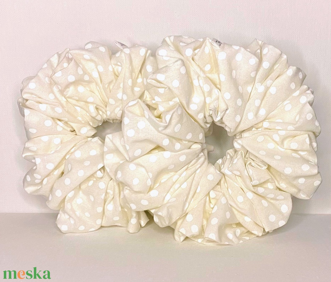 Pöttyös XXL scrunchie - ruha & divat - hajdísz & hajcsat - hajgumi - Meska.hu Pöttyös XXL scrunchie - ruha & divat - hajdísz & hajcsat - hajgumi - Meska.hu
