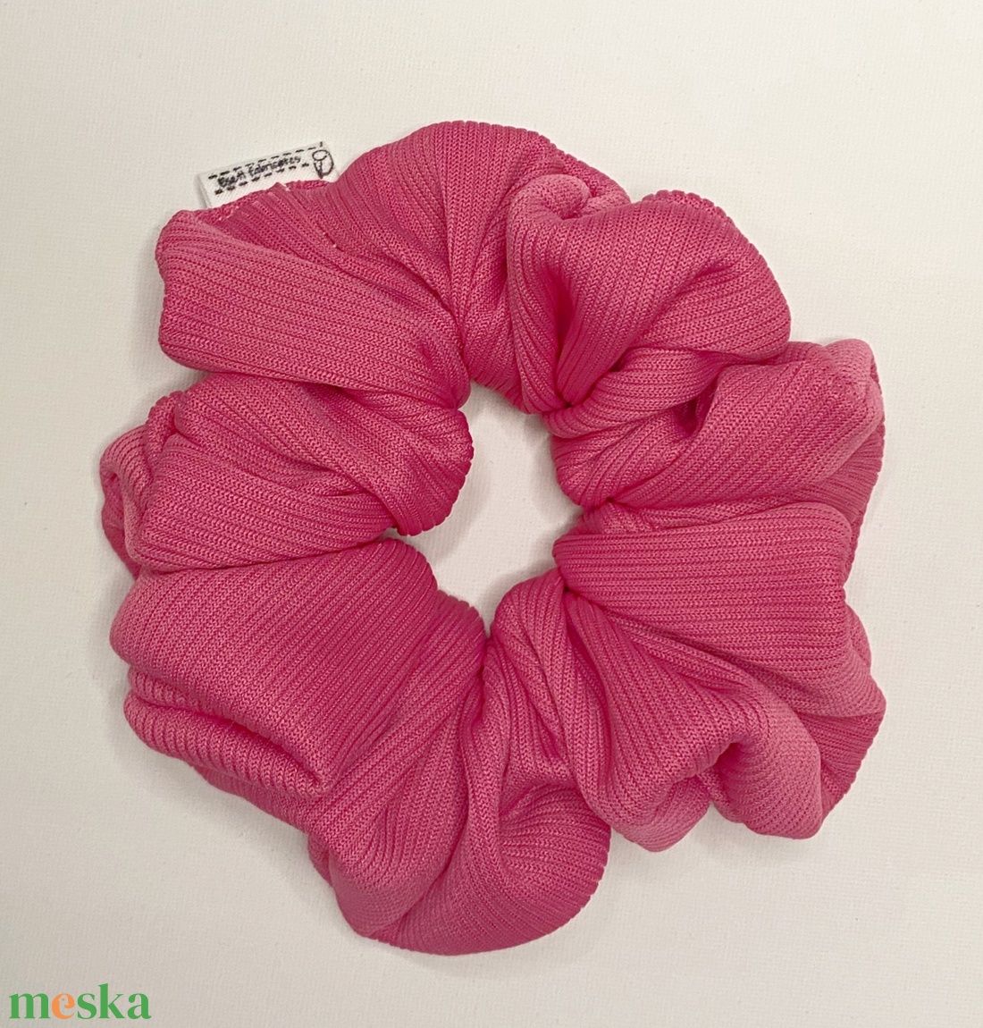 Kötött, magenta XXL scrunchie - ruha & divat - hajdísz & hajcsat - hajgumi - Meska.hu Kötött, magenta XXL scrunchie - ruha & divat - hajdísz & hajcsat - hajgumi - Meska.hu