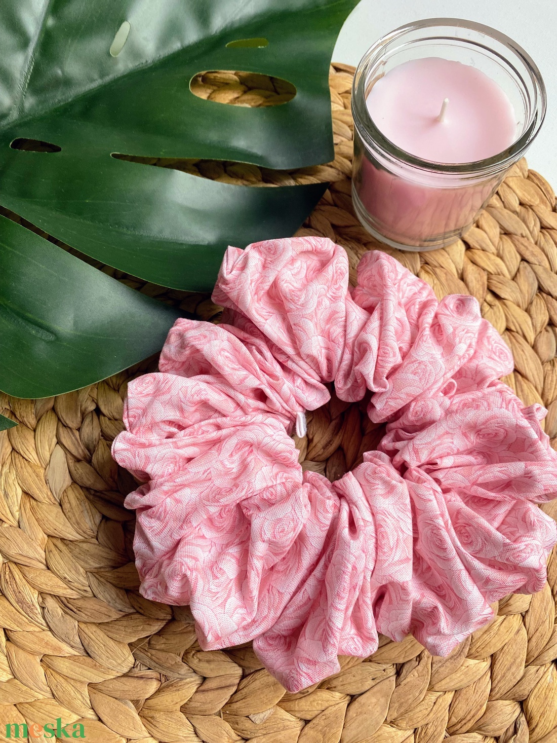 Rózsaszirmos XXL scrunchie - ruha & divat - hajdísz & hajcsat - hajgumi - Meska.hu Rózsaszirmos XXL scrunchie - ruha & divat - hajdísz & hajcsat - hajgumi - Meska.hu