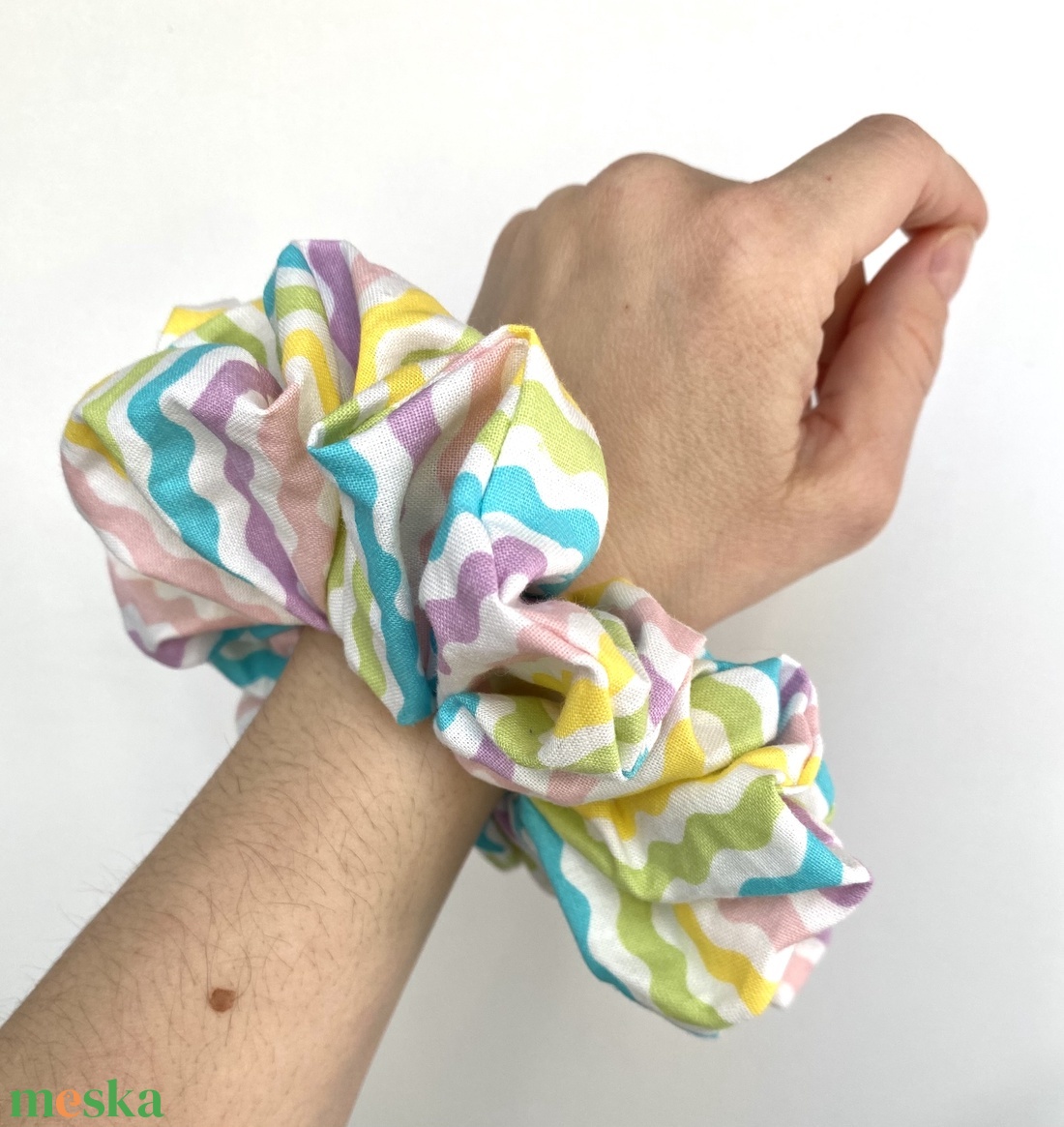 Húsvéti hullámos, csíkos XXL scrunchie - ruha & divat - hajdísz & hajcsat - hajgumi - Meska.hu Húsvéti hullámos, csíkos XXL scrunchie - ruha & divat - hajdísz & hajcsat - hajgumi - Meska.hu