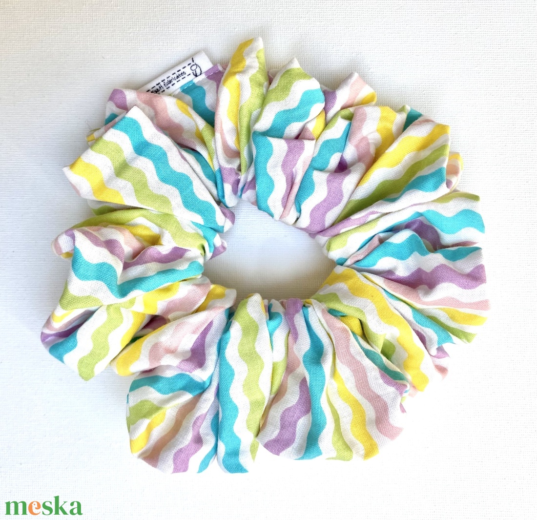 Húsvéti hullámos, csíkos XXL scrunchie - ruha & divat - hajdísz & hajcsat - hajgumi - Meska.hu Húsvéti hullámos, csíkos XXL scrunchie - ruha & divat - hajdísz & hajcsat - hajgumi - Meska.hu