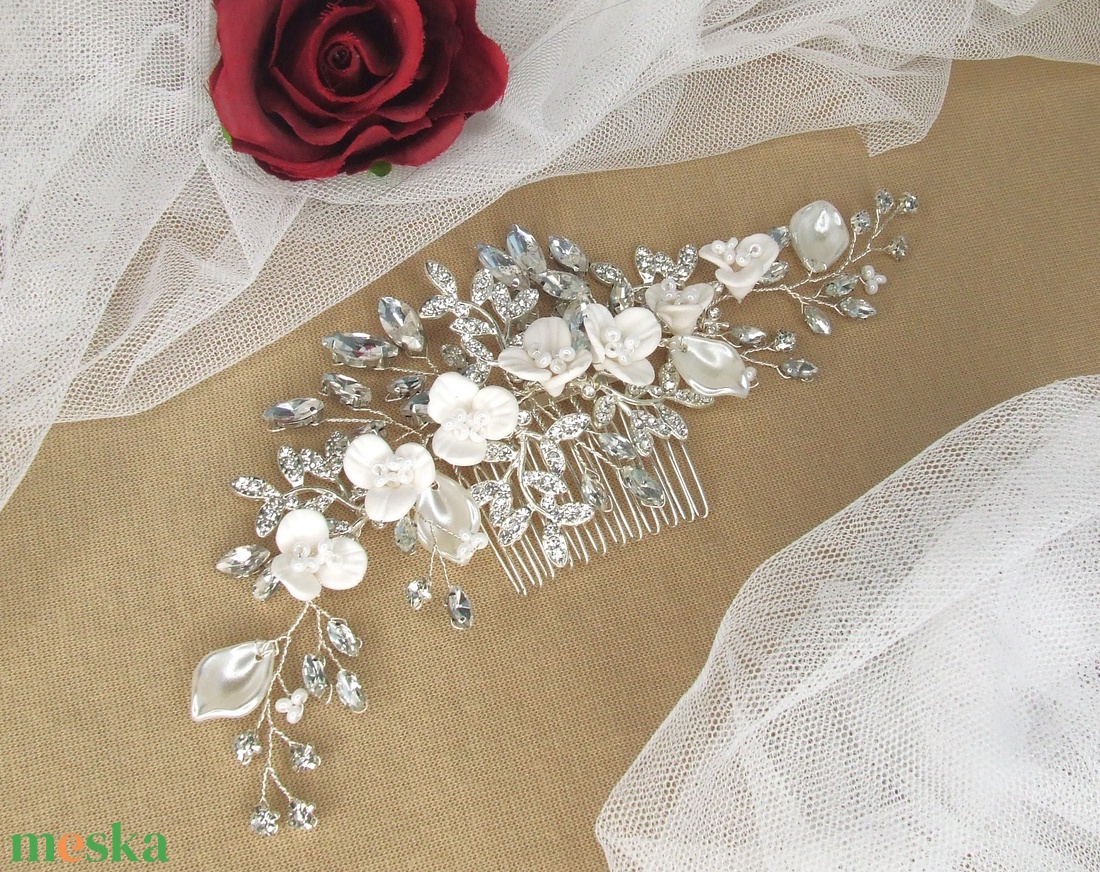 Virágos, strasszos, leveles - esküvő - hajdísz - fésűs hajdísz - Meska.hu