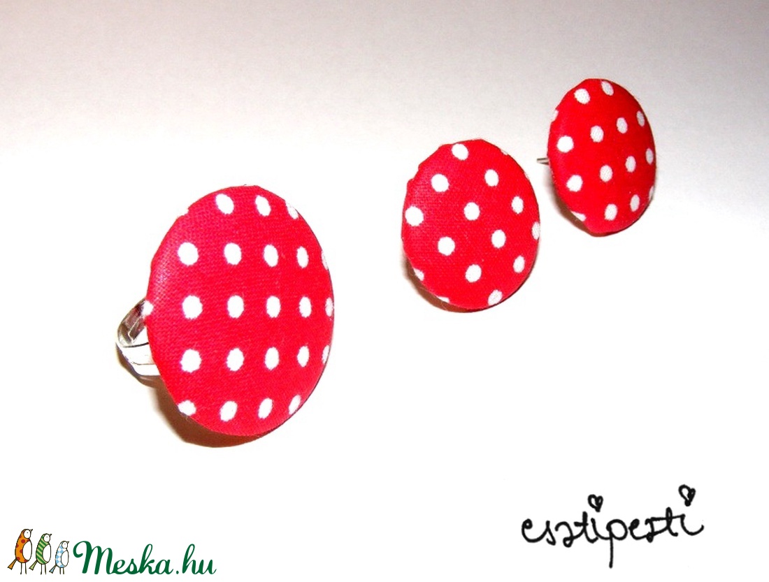 Behúzott gomb ékszerszett gyűrű és fülbevaló világoskék és piros alapon fehér pöttyös -  - Meska.hu