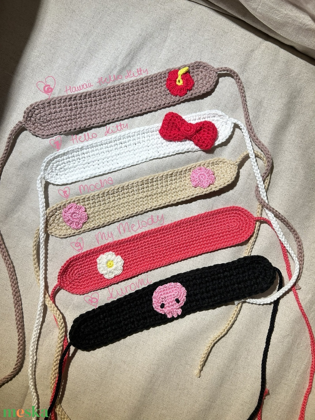 Horgolt fejpánt/hajpánt - sanrio karakter inspirálta (Hello Kitty, Kuromi, Mocha, My Melody) - ruha & divat - hajdísz & hajcsat - hajráf & hajpánt - Meska.hu Horgolt fejpánt/hajpánt - sanrio karakter inspirálta (Hello Kitty, Kuromi, Mocha, My Melody) - ruha & divat - hajdísz & hajcsat - hajráf & hajpánt - Meska.hu
