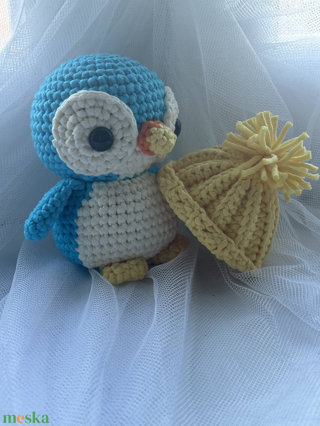 horgolt kék pingvin figura sapkával amigurumi - egyedi ajándék - játék & sport - plüssállat & játékfigura - más figura - Meska.hu