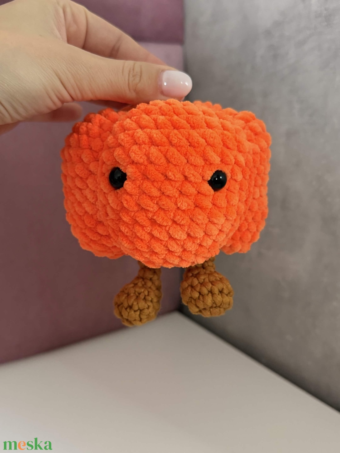 Horgolt Lábacskás Halloween tök - Jellycat Stílusú Cuki Tök Figura, Őszi és Halloween Dekoráció (Pumpkin Spice) - otthon & életmód - dekoráció - halloween - halloweeni figurák - Meska.hu