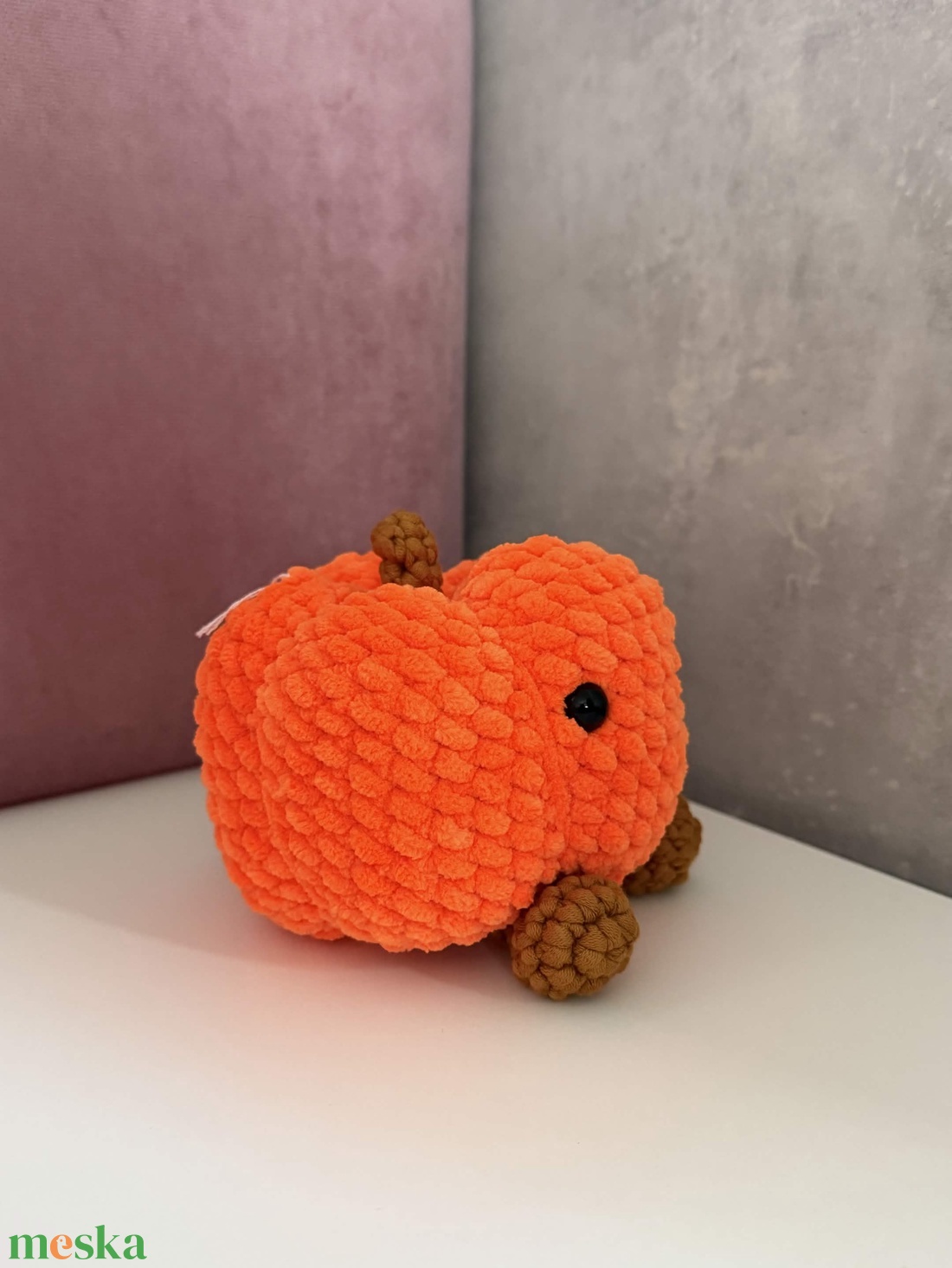 Horgolt Lábacskás Halloween tök - Jellycat Stílusú Cuki Tök Figura, Őszi és Halloween Dekoráció (Pumpkin Spice) - otthon & életmód - dekoráció - halloween - halloweeni figurák - Meska.hu