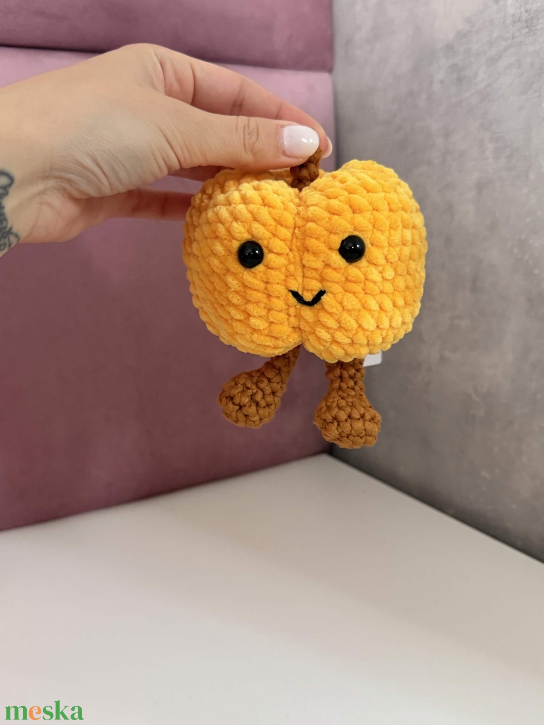Horgolt Lábacskás Halloween tök - Jellycat Stílusú Cuki Tök Figura, Őszi és Halloween Dekoráció (Pumpkin Spice) - otthon & életmód - dekoráció - halloween - halloweeni figurák - Meska.hu