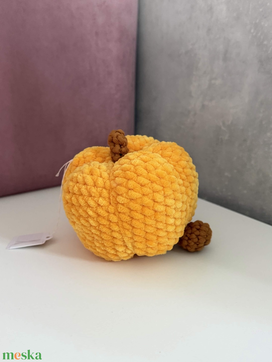 Horgolt Lábacskás Halloween tök - Jellycat Stílusú Cuki Tök Figura, Őszi és Halloween Dekoráció (Pumpkin Spice) - otthon & életmód - dekoráció - halloween - halloweeni figurák - Meska.hu