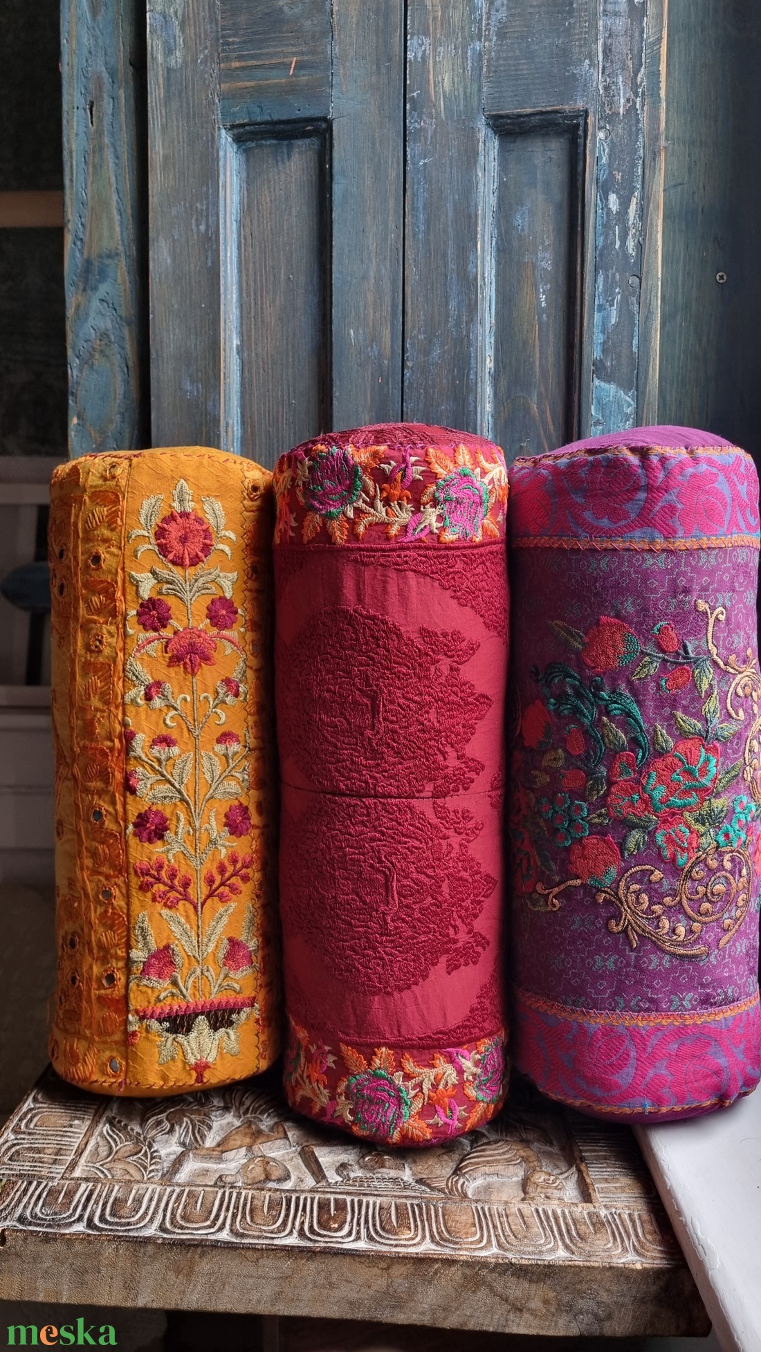 Eljövendő nyarak-Hímzett hengerpárna sárga/burgundivörös/lila - játék & sport - sport és kikapcsolódás - jóga, pilates, torna - jógapárna - Meska.hu