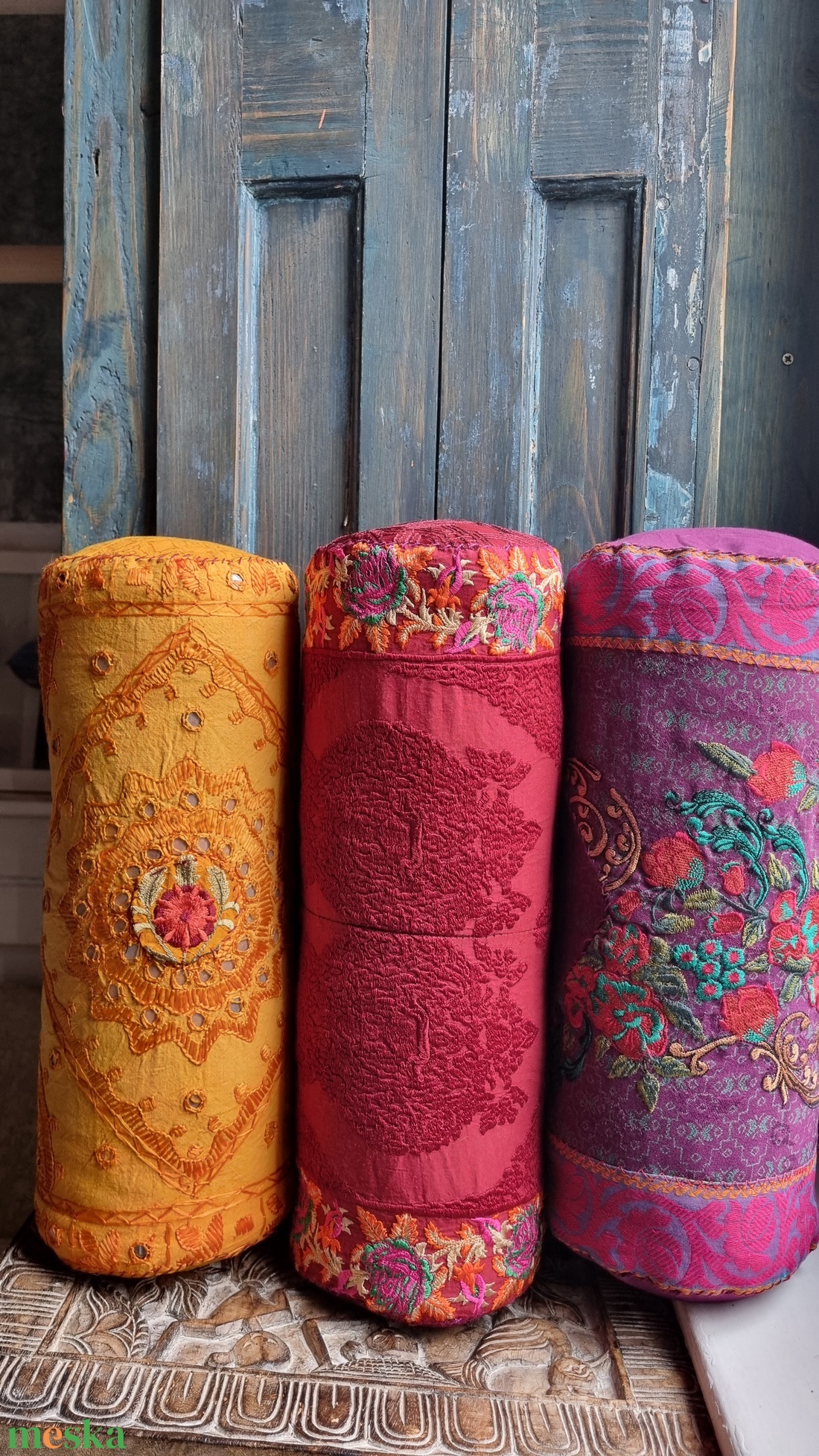 Eljövendő nyarak-Hímzett hengerpárna sárga/burgundivörös/lila - játék & sport - sport és kikapcsolódás - jóga, pilates, torna - jógapárna - Meska.hu