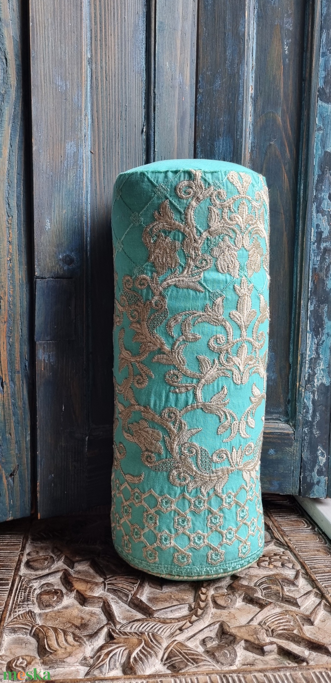 Imádott türkiz-Hímzett hengerpárna zöld/bézs/magenta - játék & sport - sport és kikapcsolódás - jóga, pilates, torna - jógapárna - Meska.hu
