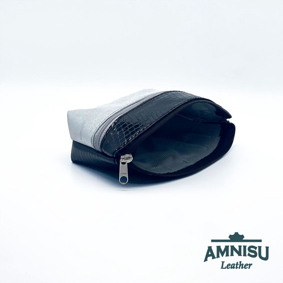 Fekete lakk kígyómintás - ezüst mintás kettő cipzáras neszeszer I8023 - táska & tok - neszesszer - Meska.hu