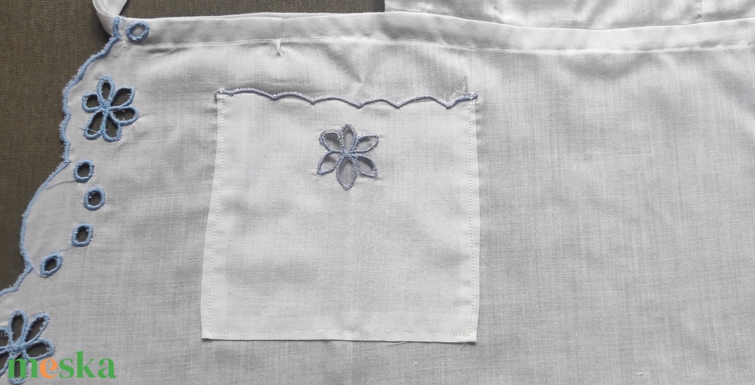 Hímzett kötény - otthon & életmód - konyhafelszerelés, tálalás - konyhai textil - kötény - Meska.hu