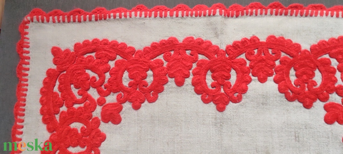 Kalotaszegi írásos hímzésű terítő - otthon & életmód - dekoráció - asztal és polc dekoráció - asztaldísz - Meska.hu