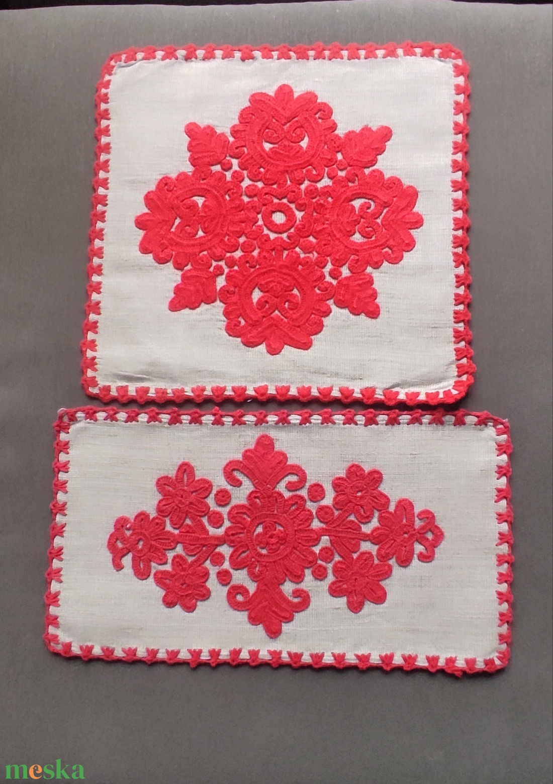 Kalotaszegi írásos hímzésű terítő (2 db) - otthon & életmód - dekoráció - asztal és polc dekoráció - asztaldísz - Meska.hu